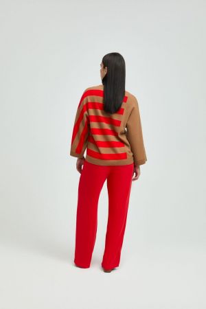61199 0510 SCARLET RE