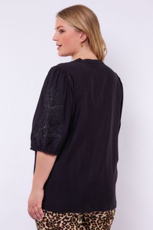 26ZQE19 001 Black