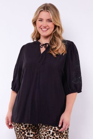 26ZQE19 001 Black
