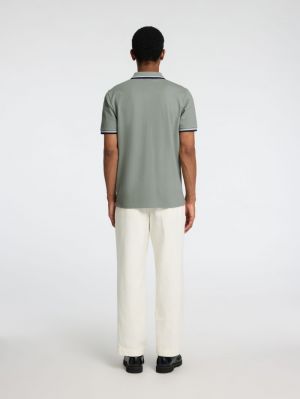 16095852 4637775 Green I