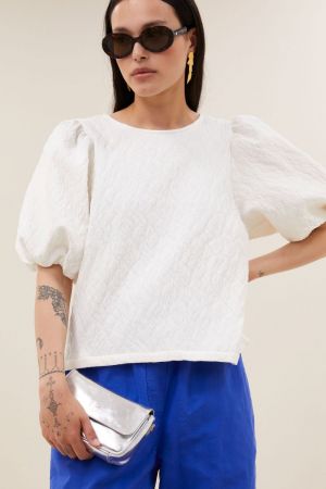 jet 010 off white