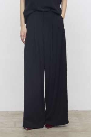 EFW260271 001 NERO