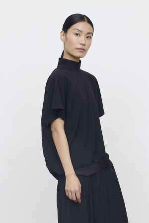 EFW260269 001 NERO