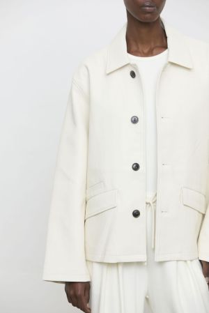 EFW260037 028 CREMA