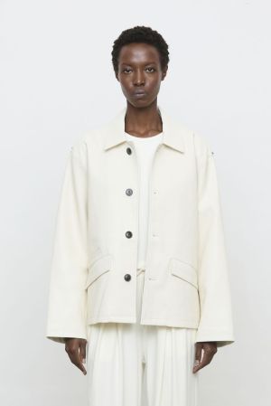 EFW260037 028 CREMA