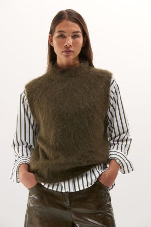 DJONA OLIVE OLIVE
