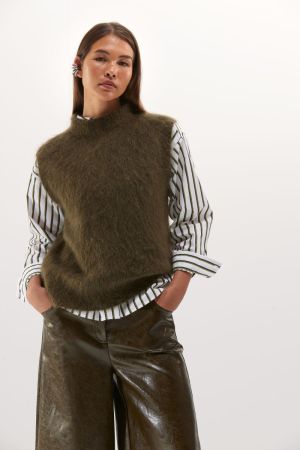 DJONA OLIVE OLIVE