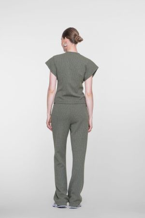 61658-20 000530 green