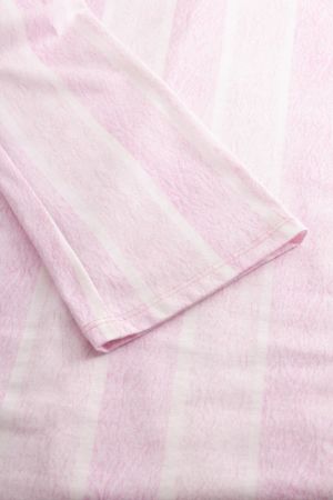 1263539 16834 Rose Stri